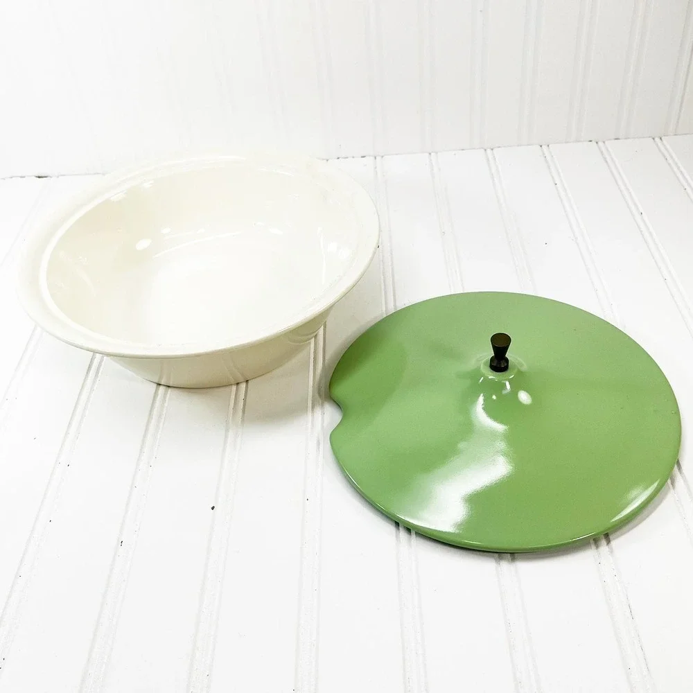 Vintage Salem Maple Leaf Casserole Bowl:‎ Atomic Green Covered Dish
